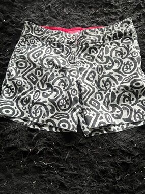 Isaac Mizrahi Black & White Patterned Jean Shorts with Pink Waistband